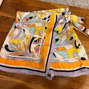 Zara Women's Wraparound Front Tie With Side Zip Shorts